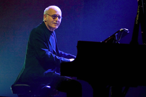 Fly-Ludovico-Einaudi2.jpg